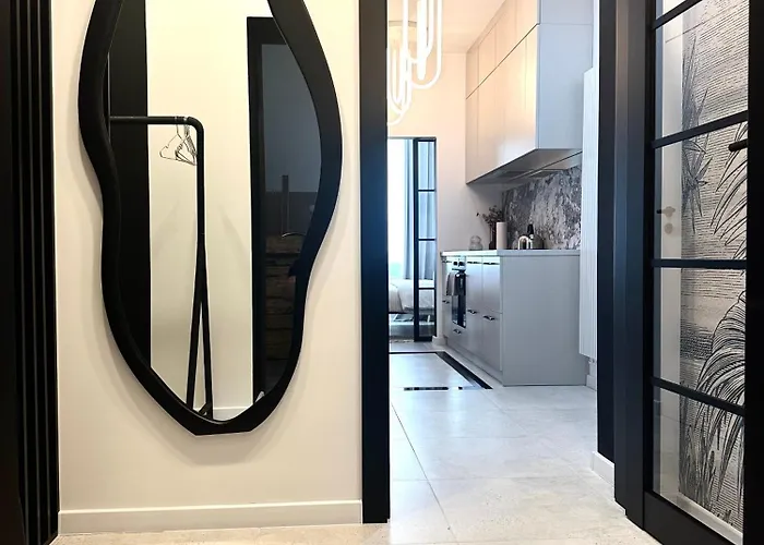 Lakowa ~ 1000m Main Square ~ Self Check-in 20h *