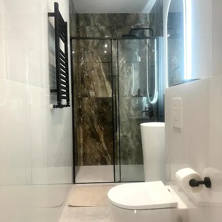 Lakowa ~ 1000m Main Square ~ Self Check-in 20h 아파트 *