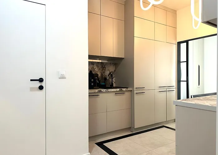 Lakowa ~ 1000m Main Square ~ Self Check-in 20h Apartment